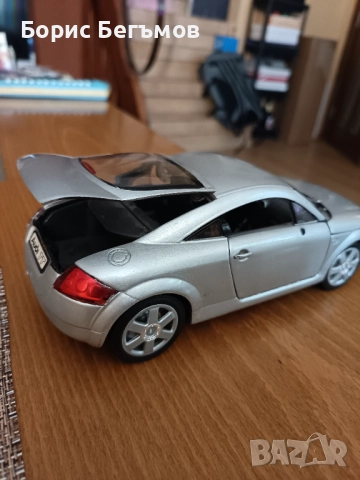 Количка Ауди/Audi Revell 1:18, снимка 6 - Колекции - 52564220