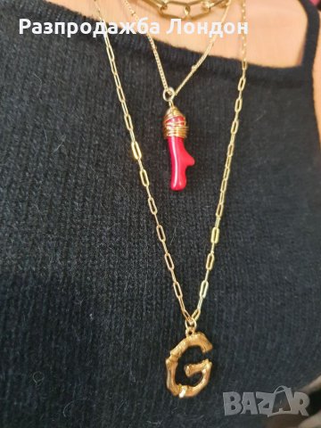 Колие стилно,корал,буква.Лондон, снимка 2 - Колиета, медальони, синджири - 29860891