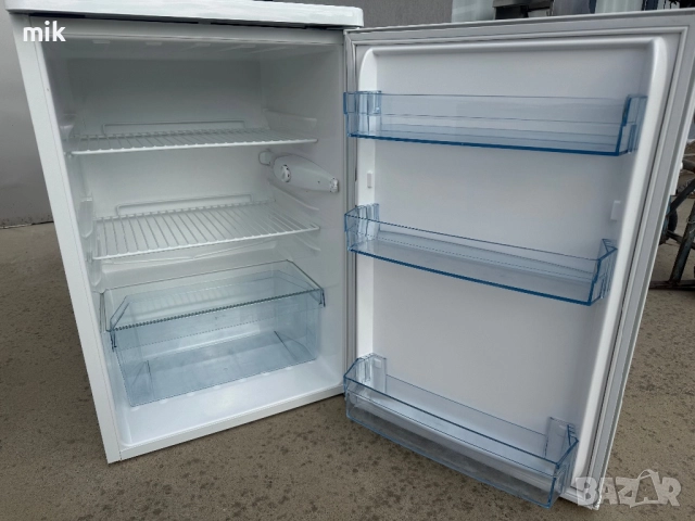 Малък хладилник AEG като нов