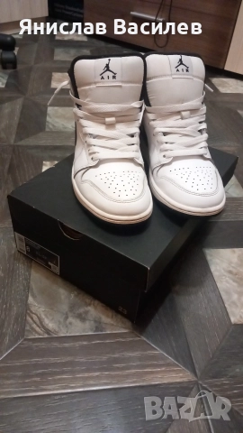 Air Jordan 1 Mid black & white 