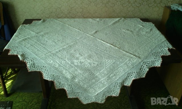 Ръчно плетена покривка за маса. 120/120см., снимка 2 - Покривки за маси - 39881654