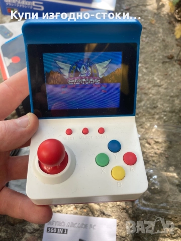 Мини конзола с вградени игри