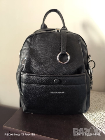 Дамска раница 