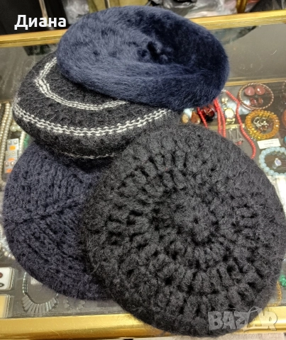 Дамски шапки-ръчно плетиво, снимка 17 - Шапки - 52945137