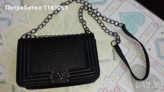 Дамска чанта, снимка 4 - Чанти - 50596931