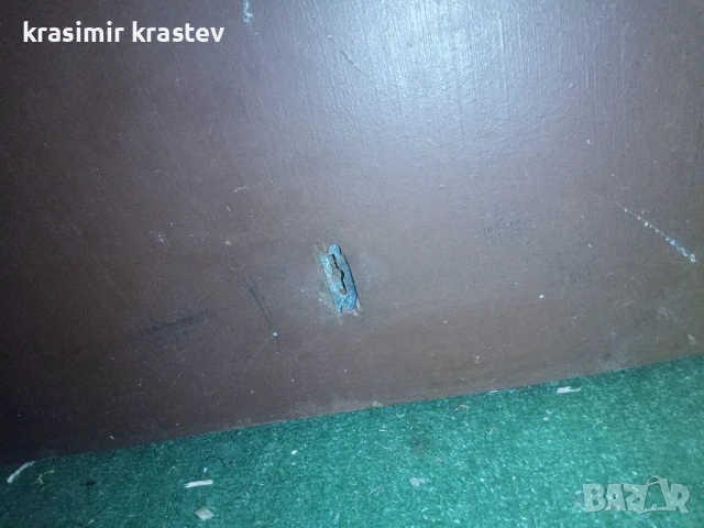 продавам метален шкаф