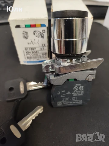 Двупозиционен ключ ф22 мм, със заключване Schneider Electric, XB4 BG61, снимка 2 - Други машини и части - 50563944