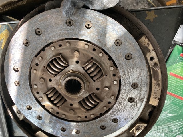 Съединител комплект маховик феродо и притискател мерцедес 2.2 дизел, снимка 2 - Части - 43164829