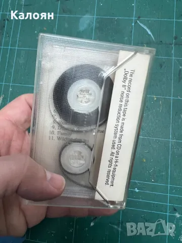 Аудио касета на DOLLY PARTON - Eagle when she flies, снимка 3 - Аудио касети - 48778466