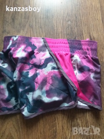 Nike - страхотни дамски шорти КАТО НОВИ, снимка 9 - Спортни екипи - 33070348