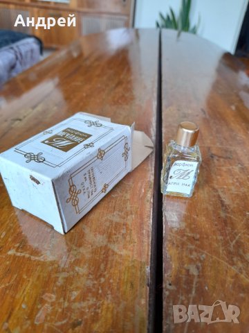 Стар парфюм Мечтание, снимка 2 - Други ценни предмети - 37920722