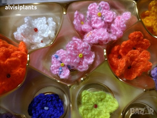 50 микс цветове сияйни ръчно плетени цветя с мъниста, снимка 5 - Други - 39499832