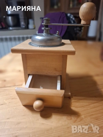 Ръчна ретро мелничка, снимка 4 - Декорация за дома - 53207256