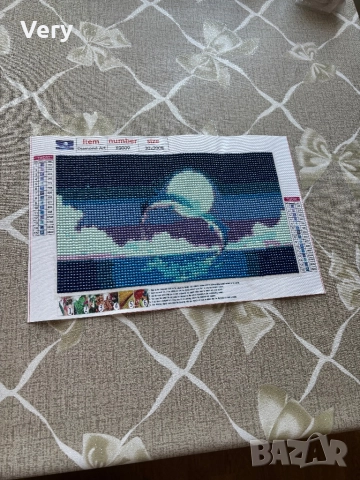 Диамантен гоблен,ръчно налепен с кръгли камъчета,Делфини!Р.р 30Х20см. , цена:35,20лв или 18€, снимка 2 - Гоблени - 52954679