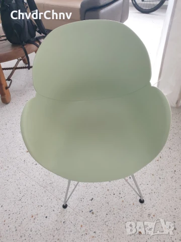 2бр съвременни италиански дизайнерски пластмасови столове с подлакътници GIA, снимка 2 - Столове - 49028973