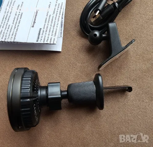 Безжично магнитно зарядно за телефон с охлаждане + поставка за кола | MagSafe car charger, снимка 4 - Зарядни за кола - 49312872