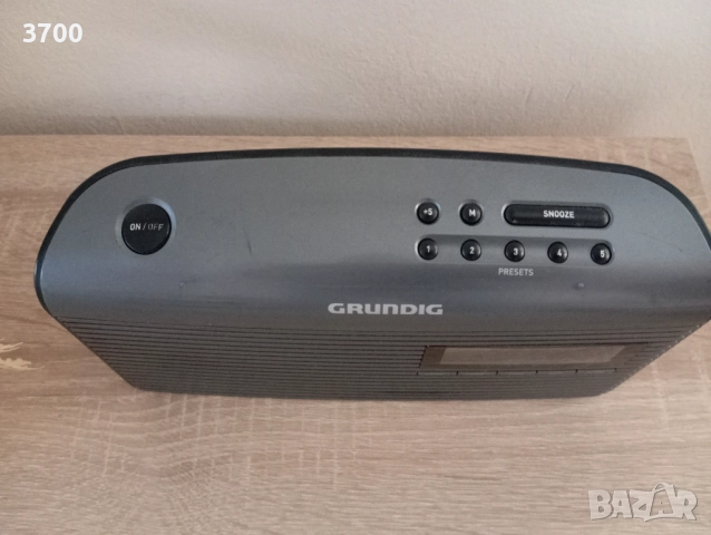 Grundig - преносимо радио с цифров тунер, снимка 3 - Радиокасетофони, транзистори - 52686403