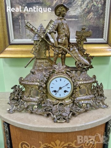 Страхотен антикварен колекционерски френски бронзов каминен часовник 