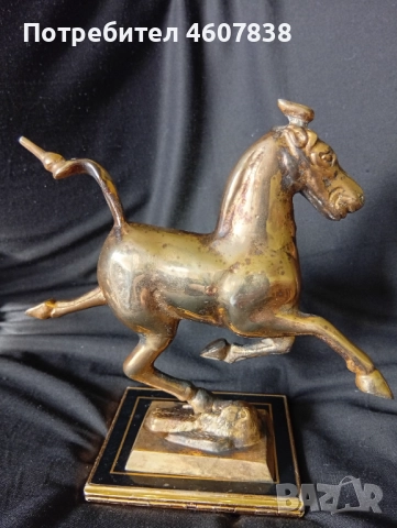 Скулптура  летящ кон бронз 18-19 см, снимка 2 - Статуетки - 52545277