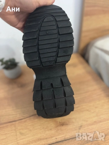 Чисто нови високи маратонки номер 36, снимка 3 - Маратонки - 53255434