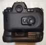 Фотоапарат Nikon F100 с батериен грип, снимка 2