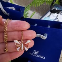 Оригинално Колие пеперуда Уникален блясък Swarovski, снимка 2 - Колиета, медальони, синджири - 34827451