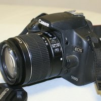 Фотоапарат Canon 500D с обектив Canon EF-S 18-55 IS II, снимка 1 - Фотоапарати - 42958465
