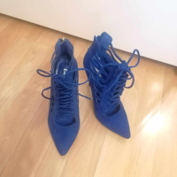 Уникални сини обувки с високи токчета с връзки и червена подметка - 37 размер, снимка 9 - Дамски обувки на ток - 44884995