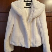 Късо палто Guess xs , снимка 1 - Палта, манта - 43681157