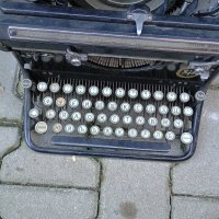 Стара пишеща машина Ideal, снимка 4 - Колекции - 43959212