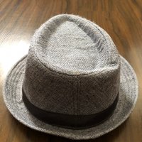 Дамска шапка , снимка 2 - Шапки - 40097411