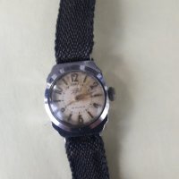 Стар дамски механичен часовник -Заря, снимка 1 - Антикварни и старинни предмети - 28673280