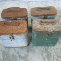 Стари военни метални кутии ( военен , военна , войнишка , войнишки , military ), снимка 1 - Антикварни и старинни предмети - 28459509
