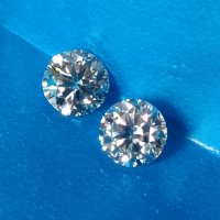 Топ два по 1 карат 6,5 ММ. Фенси Д бели Мойсанит Диамант Moissanite Diamond , снимка 1 - Други - 37895987