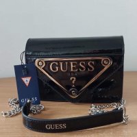   Черна лачени чанта  Guessкод SG116, снимка 1 - Чанти - 34543480