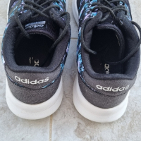 Дамски маратонки Adidas, снимка 4 - Маратонки - 44897157