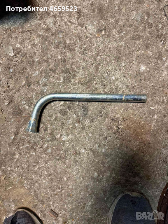 Ключ за развиване на гуми 17-ти номер Ваг Груп Vag Grup само за 20лв. 8N0012219, снимка 1