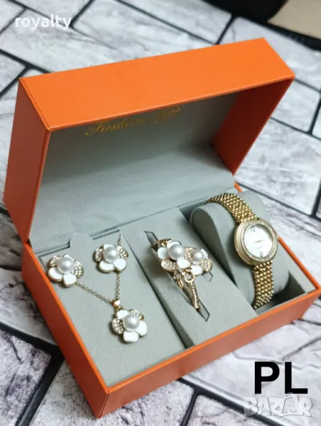 Луксозен подаръчен комплект с бели перли позлатен +луксозна кутия, снимка 1