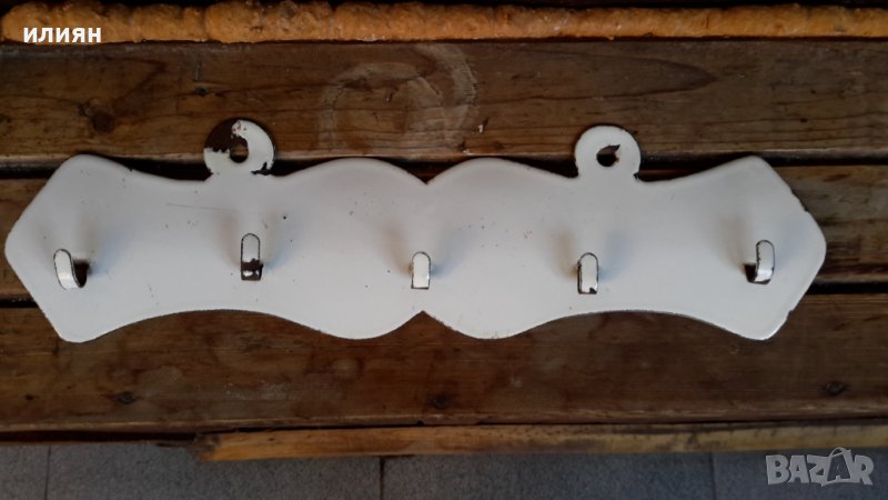 Емайлирана малка закачалка има леки забележки , снимка 1