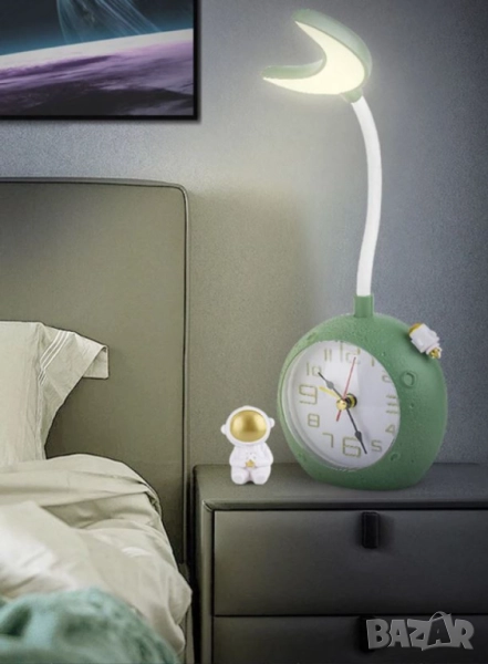 LED настолна лампа с будилник Astronaut Moon, снимка 1