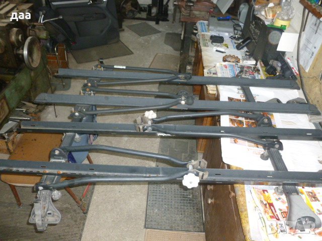 Продавам Велосипедни стойки за монтаж на горен багажник на автомобил марка и модел  ит, снимка 1