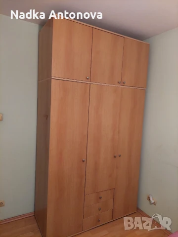 Продавам трикрилен гардероб, снимка 1