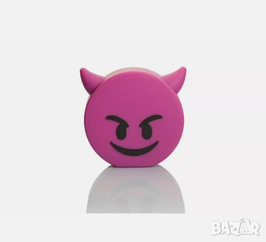 Външна преносима батерия Emoji 8800mAh – Забавен дизайн и голям капацитет, снимка 9 - Външни батерии - 51525093