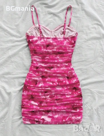 Розова рокля с цветя и презрамки мрежеста нежна и романтична размер М, снимка 4 - Рокли - 50094476