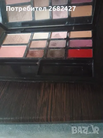 Shiseido Travel Light As Air Palette - Хайлайтър-руж / Сенки за очи / Гел за устни, снимка 2 - Други - 47794597