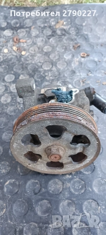 Продавам хидравлична помпа за Honda Crv 2.2