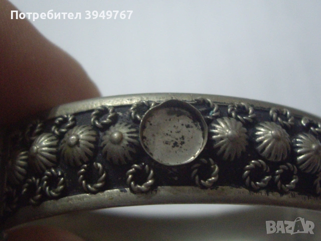 Стара ,интересна гривна., снимка 3 - Гривни - 53526389