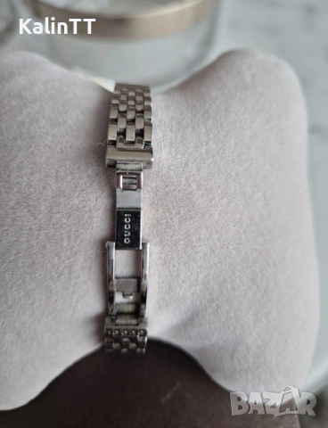 Дамски часовник Gucci, снимка 3 - Дамски - 52451222