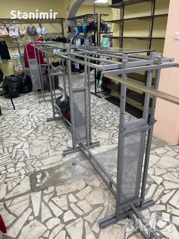 Професионален метален щендер със стъклен плот