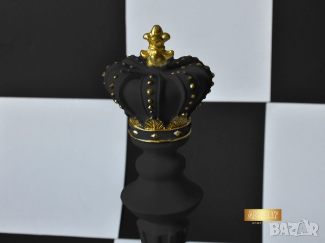 Черна Шахматна Фигура Цар / Статуетка Изработена от Смола / Черна със Златни Акценти 39 x 12 см., снимка 3 - Статуетки - 52411634
